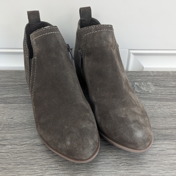 Diba Shoes - DIBA Layla Suede Taupe Bootie